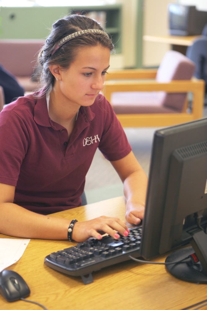 Vis daugiau aukštųjų mokyklų siūlo nuotolines studijas